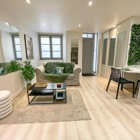 Wild - A Theme, Rdc, Netflix, Prime Video Apartment