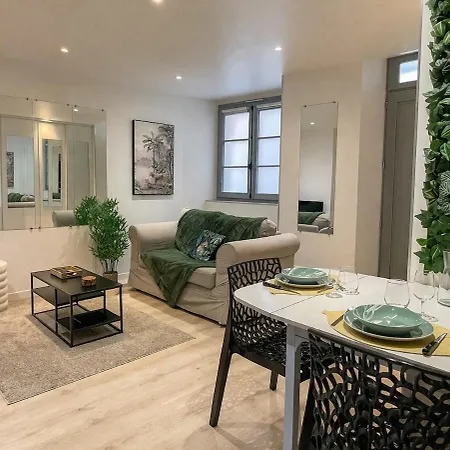 Apartment Wild - A Theme, Rdc, Netflix, Prime Video
