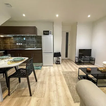 Apartment Wild - A Theme, Rdc, Netflix, Prime Video *